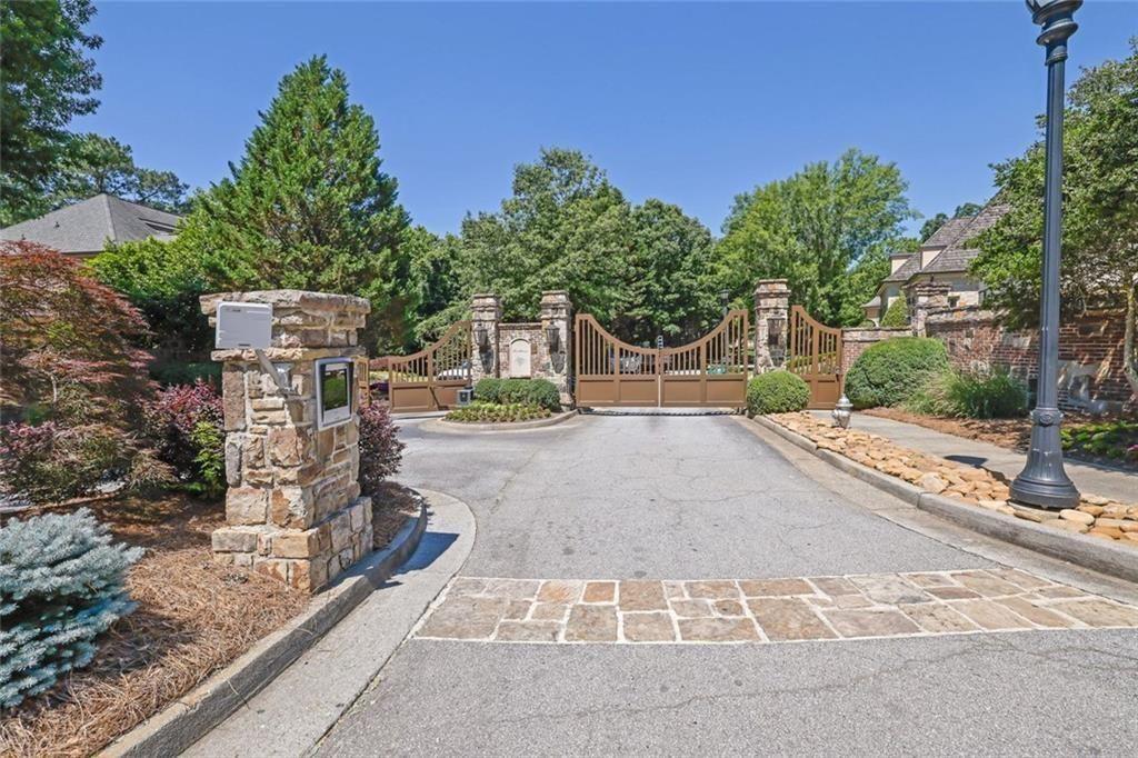 160 Trimble Crest Drive