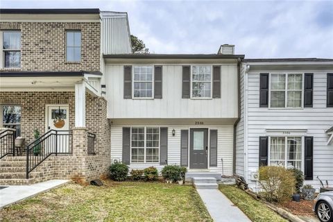 Townhouse For Sale - 3588 Kennesaw Station Drive<br/> Kennesaw, GA 30144