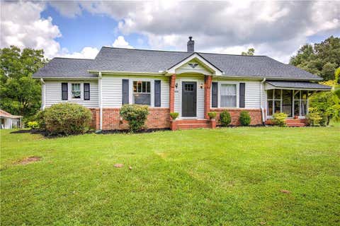 Homes For Sale - 2135 Bellview Road<br/> Rockmart, GA 30153