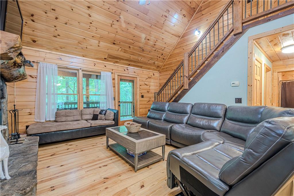 213 Moonshine Hollow