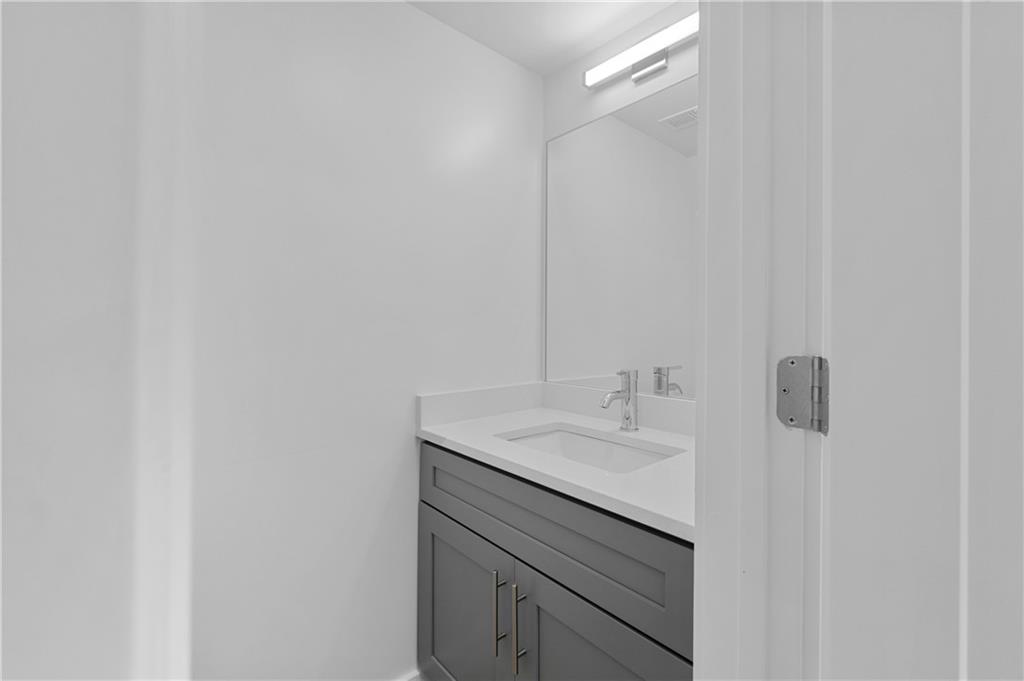 237 Howard Street NE 3