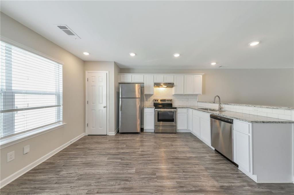 4431 Pinscher Street
