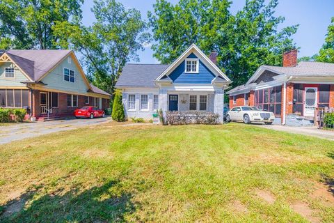 Photo of 711 BERNICE Street SW, Atlanta, GA 30310 (MLS # 7451496)