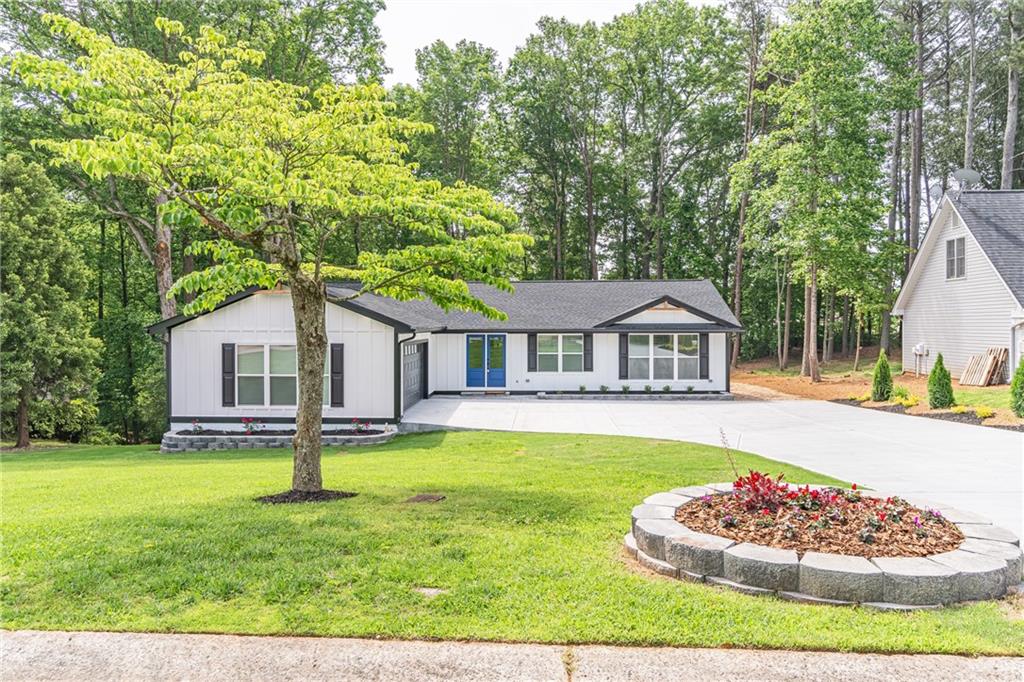 2265 Hillbriar Drive, Buford, Georgia image 4