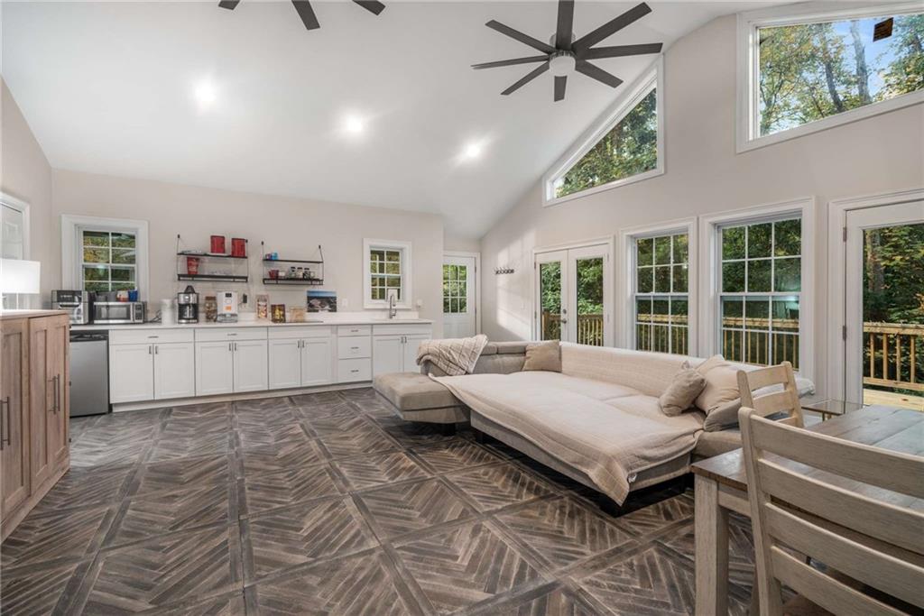 Atlanta Country Club - Residential