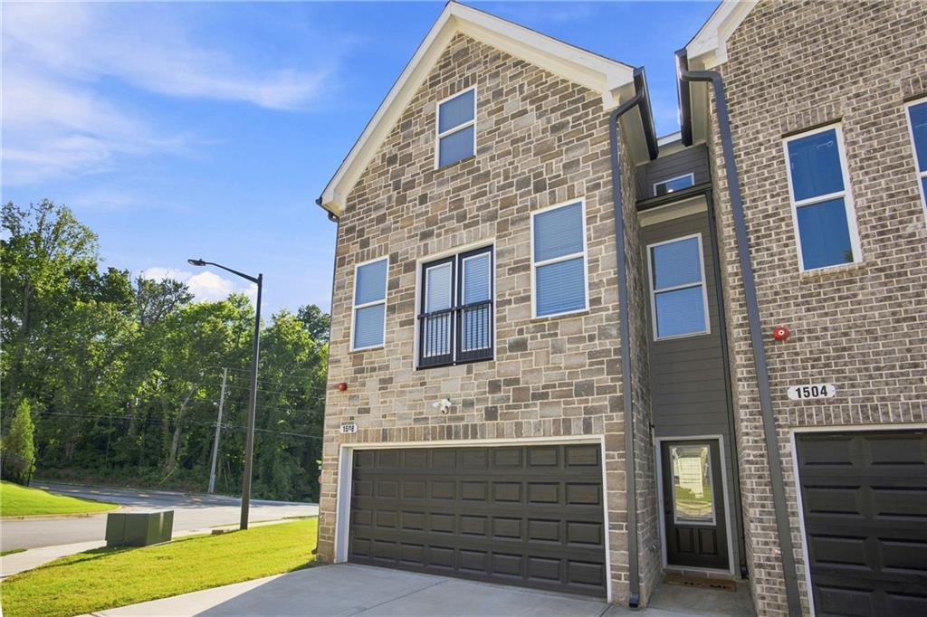 1508 Burberry Alley