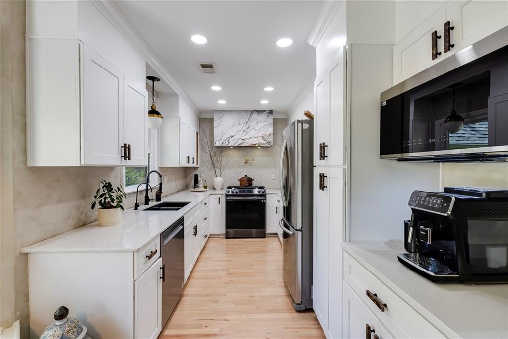902 Lenox Hill Court, Atlanta, Georgia image 12