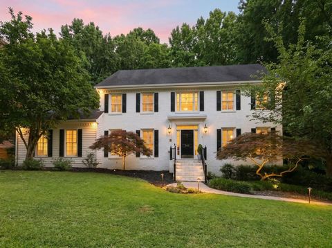 Photo of 898 Byrnwyck Road NE, Atlanta, GA 30319 (MLS # 7770526)