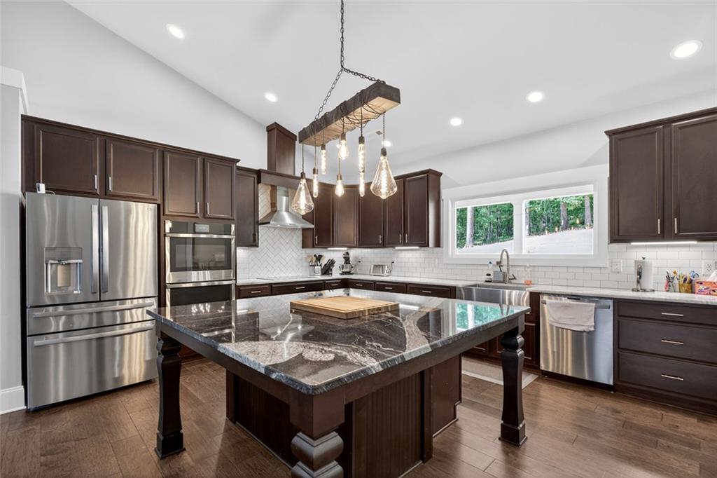 173 W Lake Boulevard