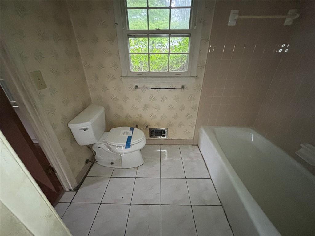 4889 Fairforest Drive, Stone Mountain, Georgia image 6