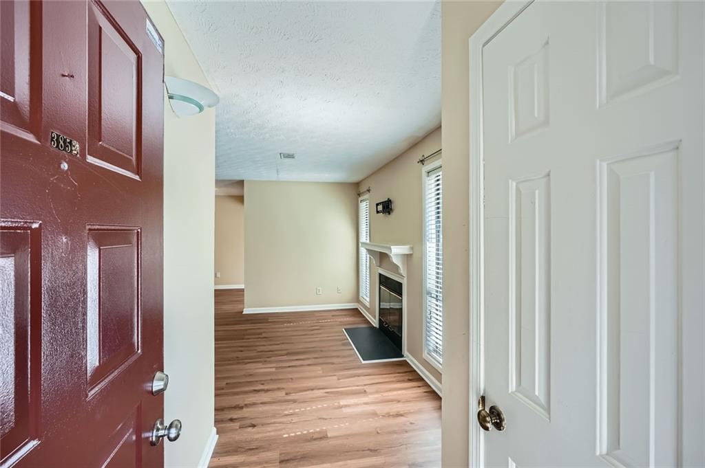 3852 Woodridge Way, Tucker, Georgia image 5