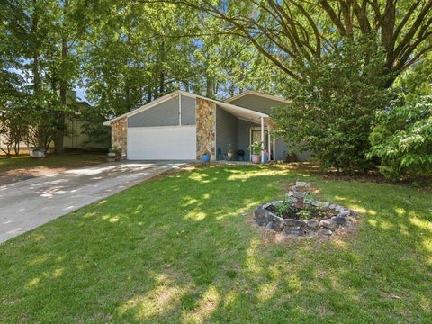 Homes For Sale - 1462 Country Downs Drive<br/> Norcross, GA 30093