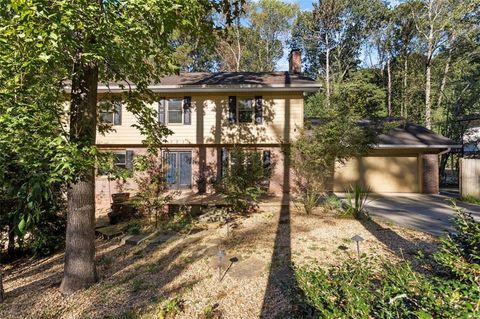 2731 BRACKENWOOD Drive Snellville GA 30039
