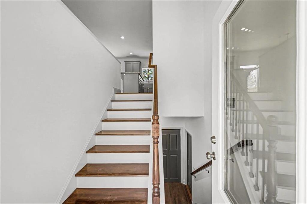 46 Dogwood Street NE