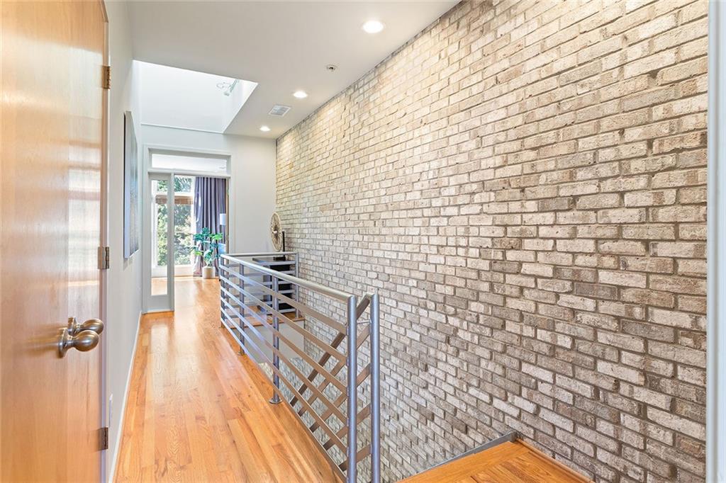 TOWNHOMES/FERNWOOD PARK - Residential