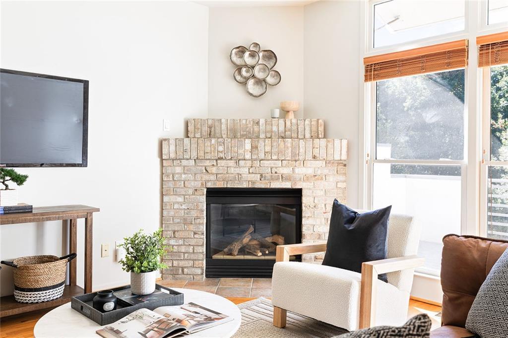 TOWNHOMES/FERNWOOD PARK - Residential