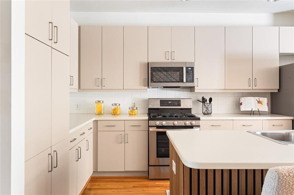 TOWNHOMES/FERNWOOD PARK - Residential