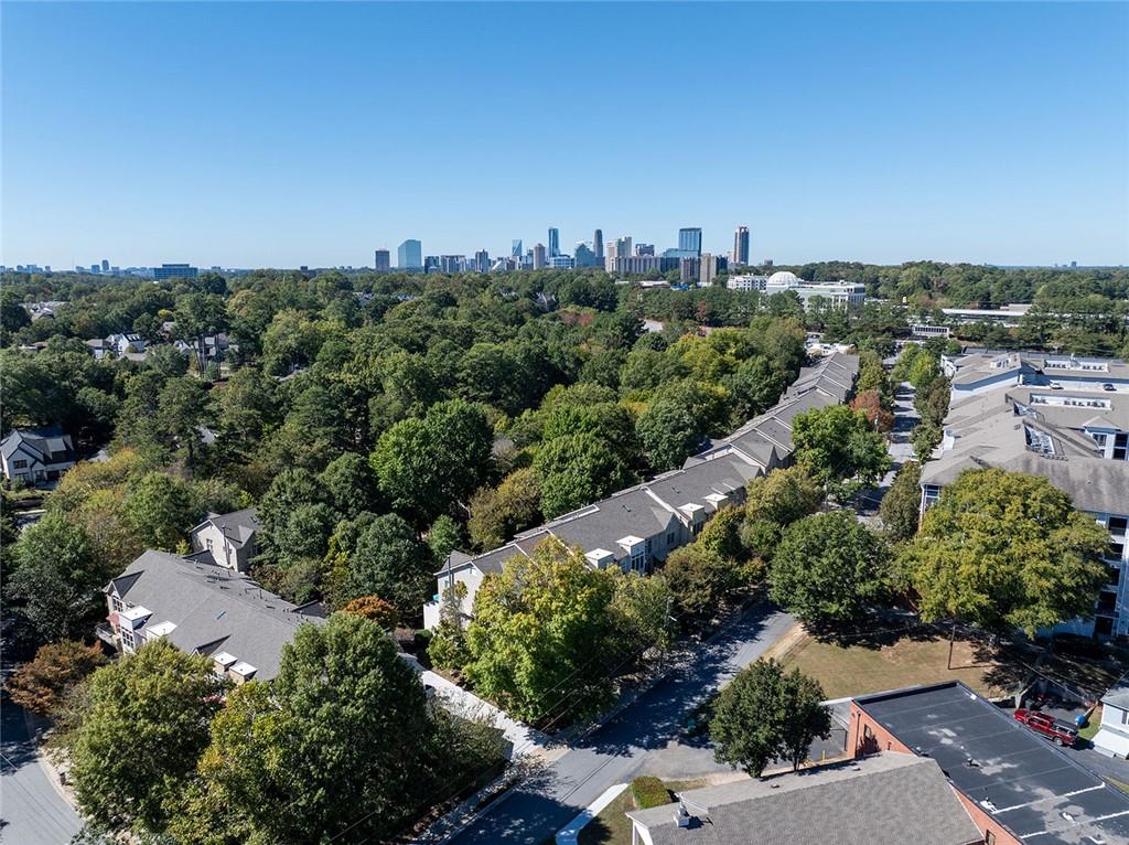 TOWNHOMES/FERNWOOD PARK - Residential