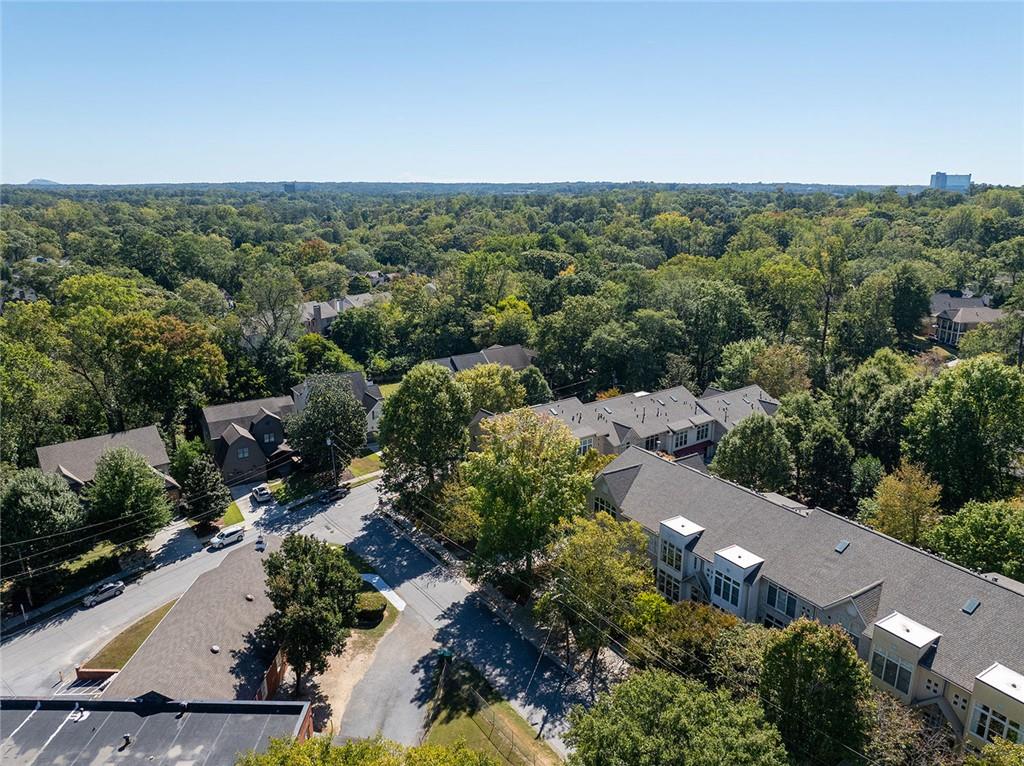 TOWNHOMES/FERNWOOD PARK - Residential
