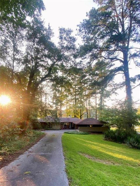 2586 Lake Capri Drive Conyers GA 30012