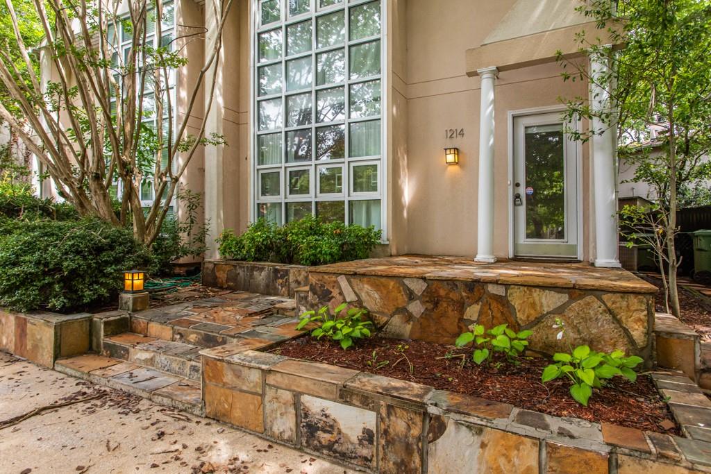 1214 Cleburne Avenue