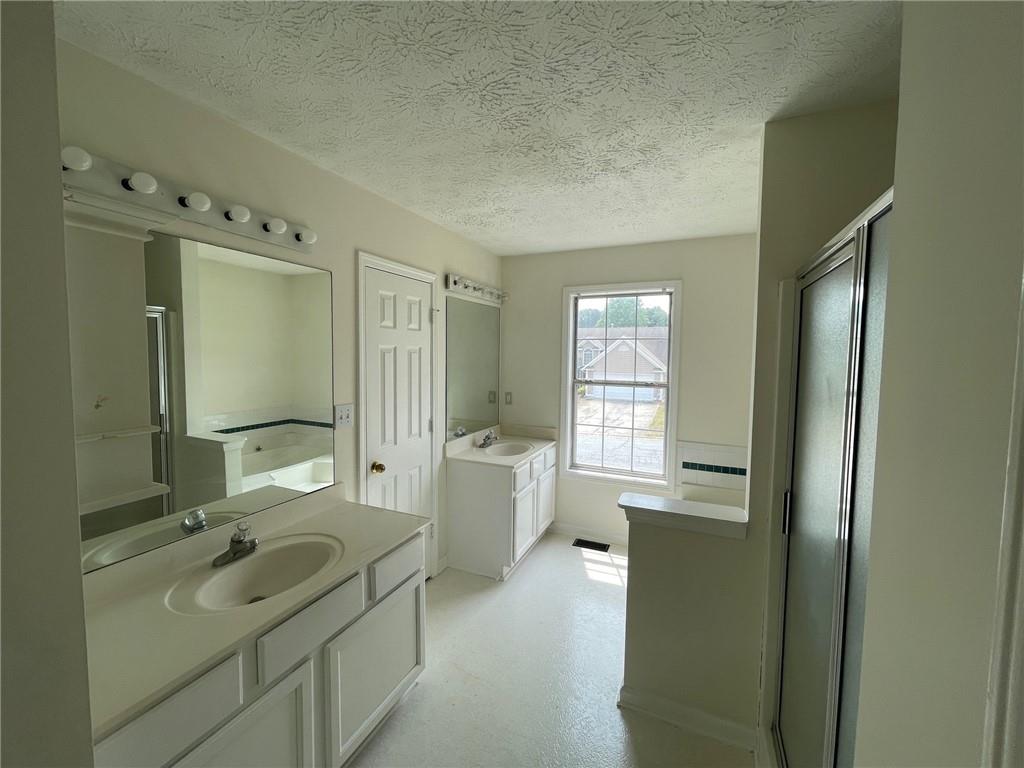 2915 Camelot Woods Drive, Lawrenceville, Georgia image 9