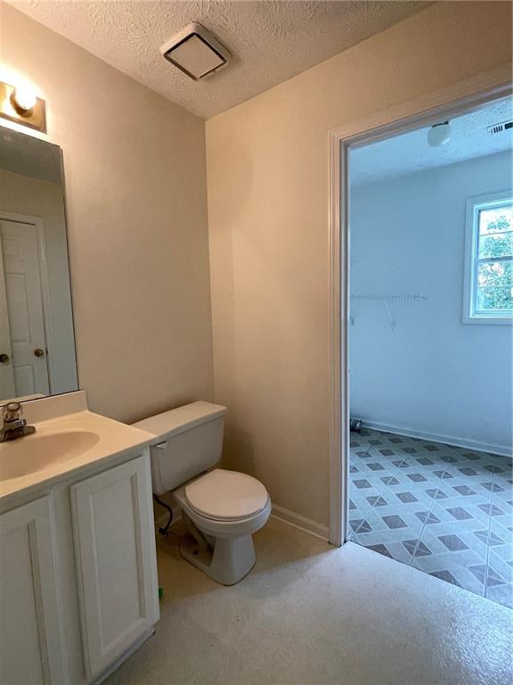 2915 Camelot Woods Drive, Lawrenceville, Georgia image 7