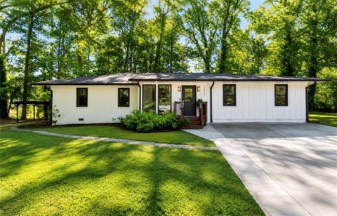 Photo of 1558 Alverado Way, Decatur, GA 30032 (MLS # 7830835)