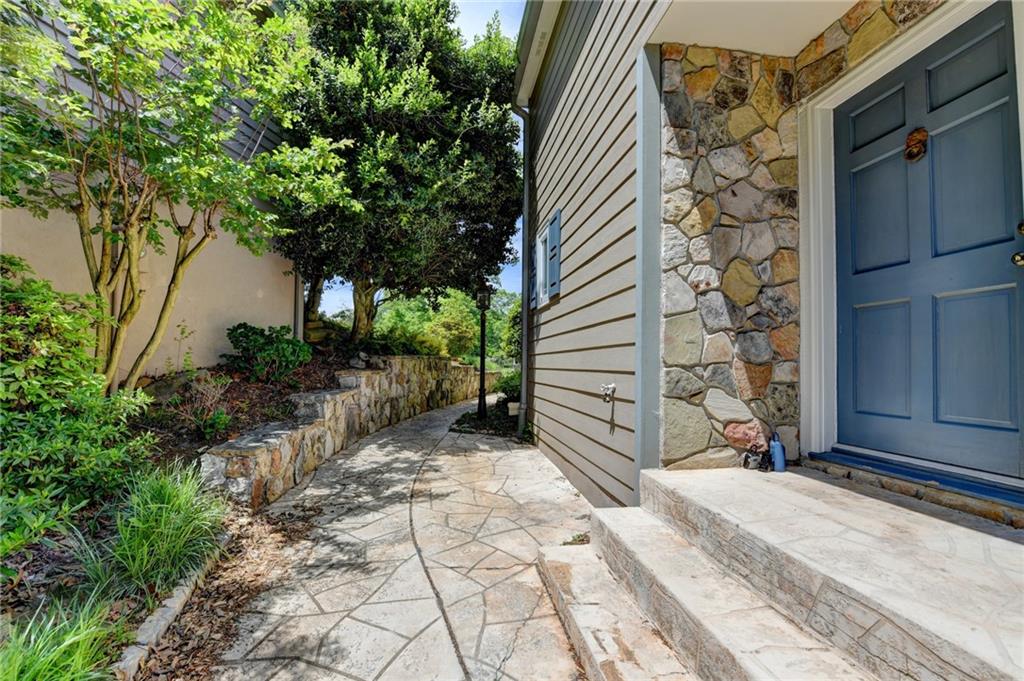 145 Kinross Court