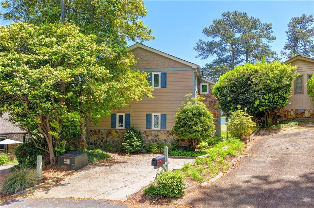 145 Kinross Court