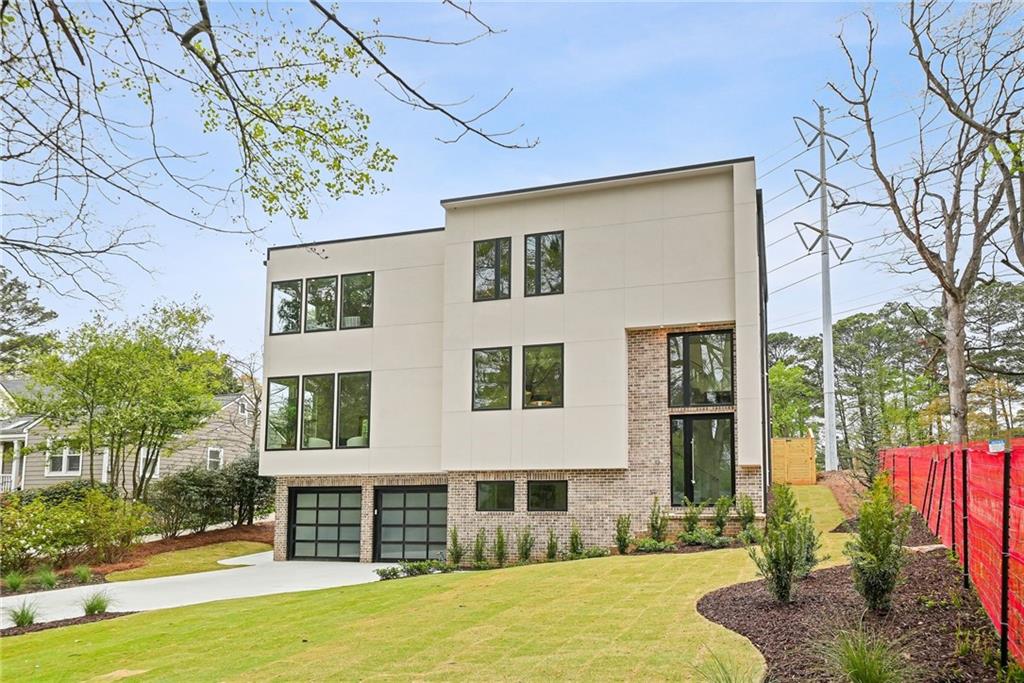 1260 Kingsley Circle NE