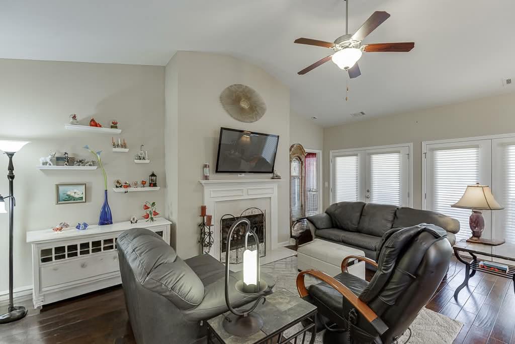 6808 FLAGSTONE Way