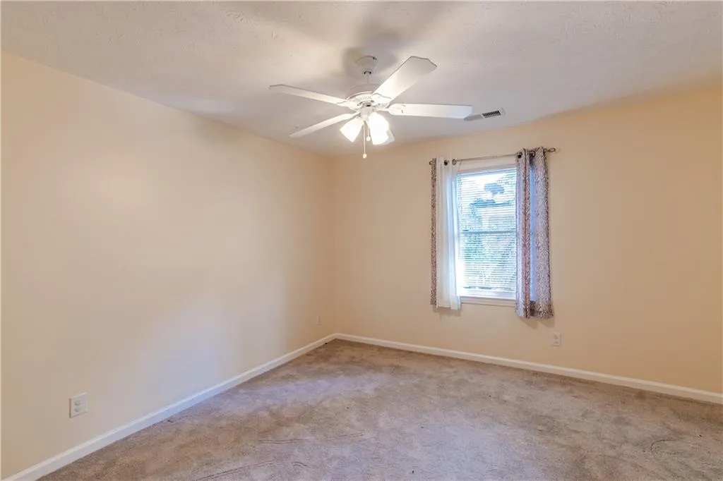 Snellville, Georgia 30078, United States, 4 Bedrooms Bedrooms, ,3 BathroomsBathrooms,Residential,Active,47875