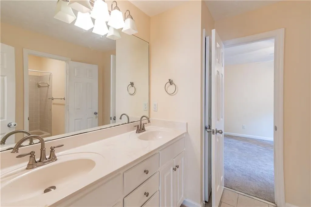 Snellville, Georgia 30078, United States, 4 Bedrooms Bedrooms, ,3 BathroomsBathrooms,Residential,Active,47875