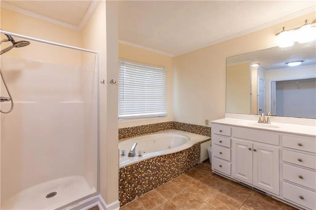 Snellville, Georgia 30078, United States, 4 Bedrooms Bedrooms, ,3 BathroomsBathrooms,Residential,Active,47875