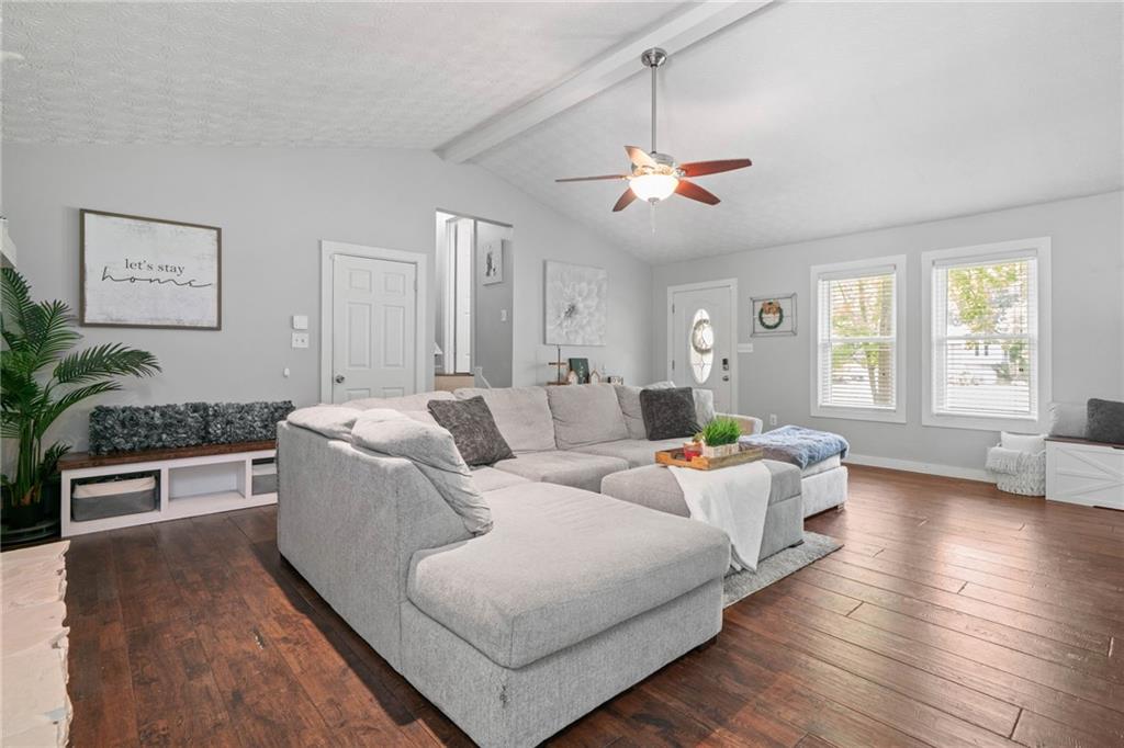 416 Creekside Lane