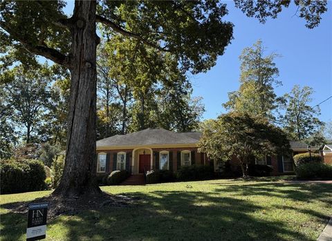 Photo of 4760 Cherrywood Lane NE, Atlanta, GA 30342 (MLS # 7674462) Photo of 4760 Cherrywood Lane NE, Atlanta, GA 30342 (MLS # 7674462)