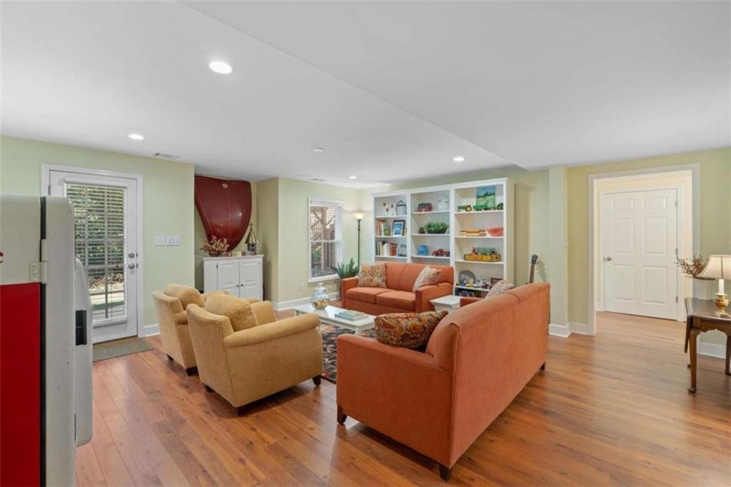 Lakehaven - Residential
