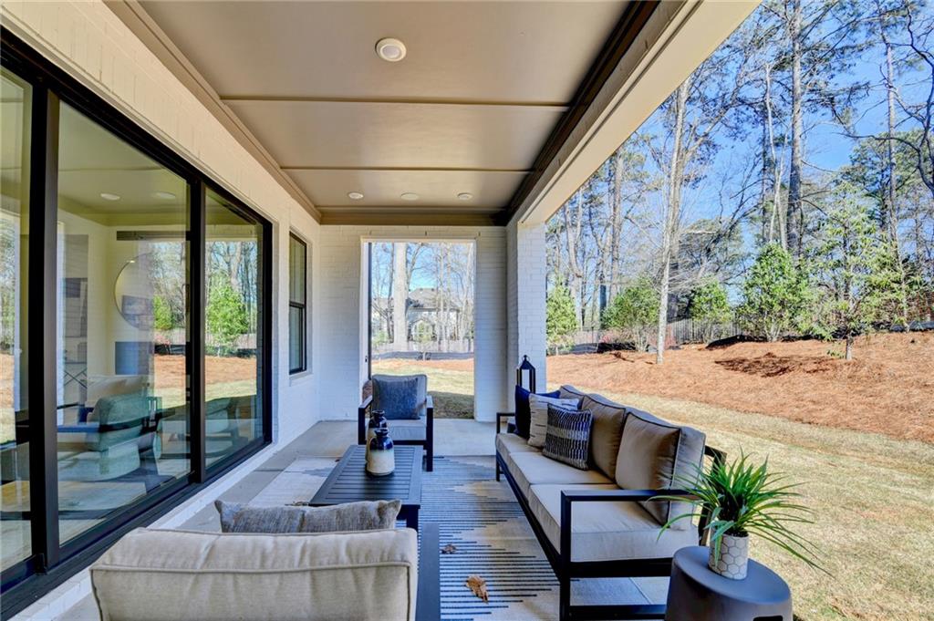 4275 Hawthorn Circle