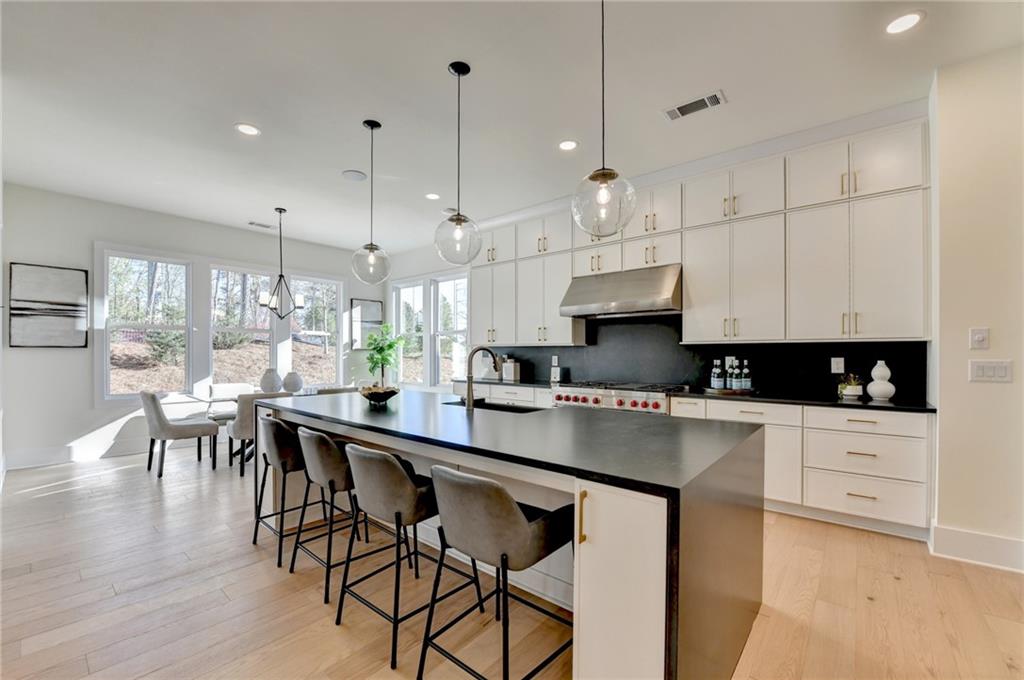 4275 Hawthorn Circle