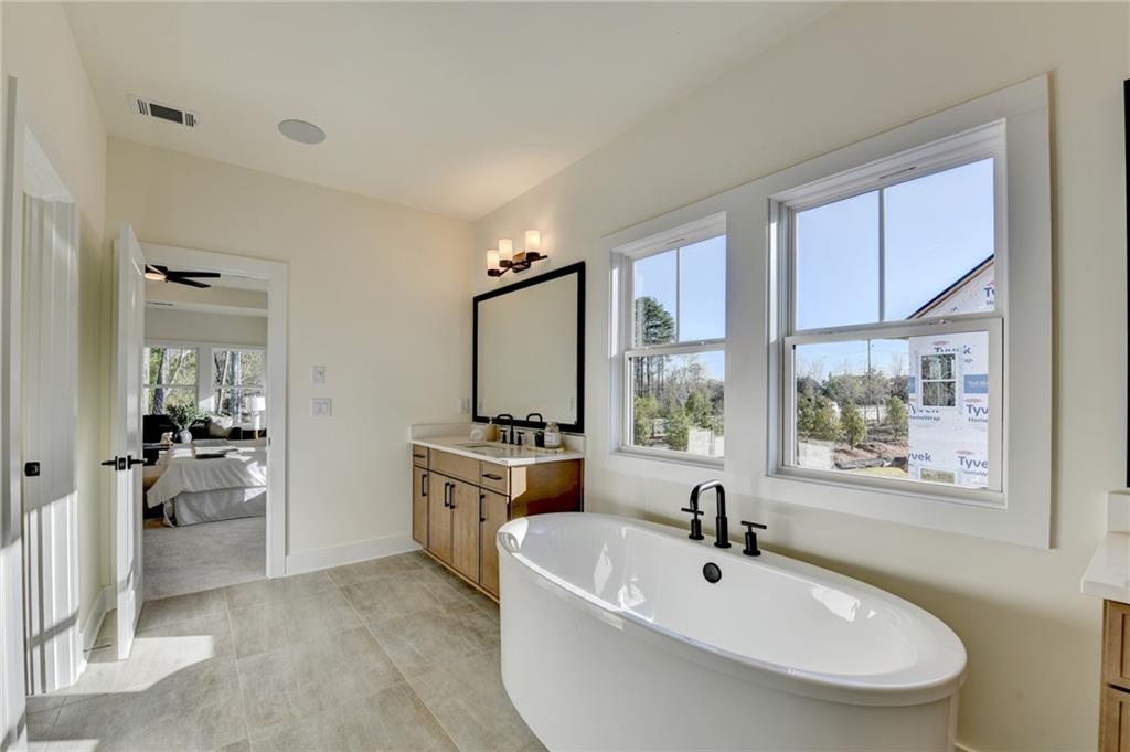 4275 Hawthorn Circle