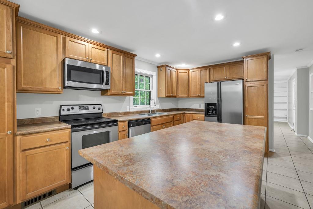 2288 Hudson Drive, Lilburn, Georgia image 46