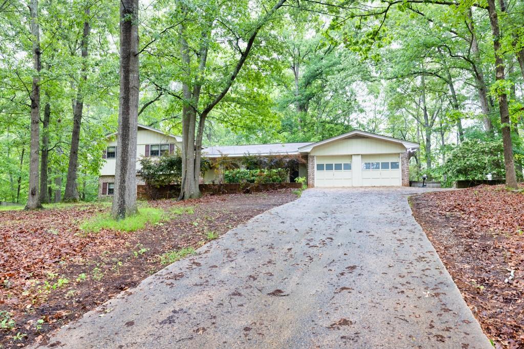 2288 Hudson Drive, Lilburn, Georgia image 9