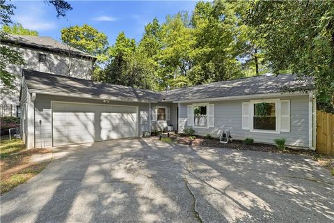 Photo of 2645 Indian Lake Drive, Marietta, GA 30062 (MLS # 7754606)