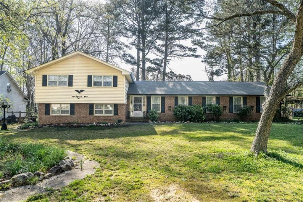 103 Rolling Oaks Drive