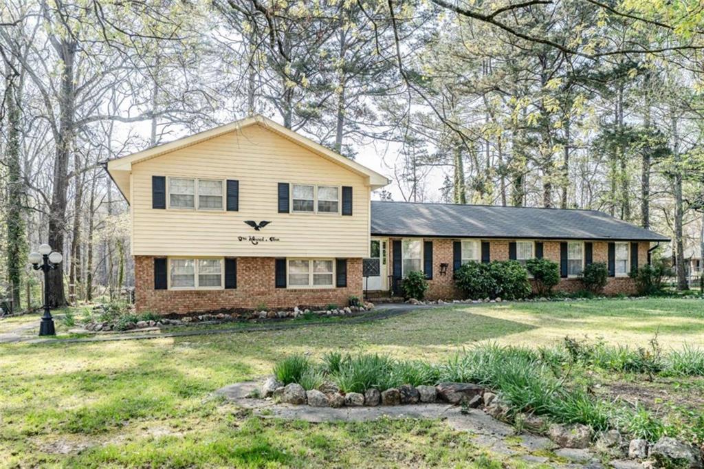 103 Rolling Oaks Drive