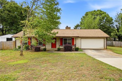 Homes For Sale - 4248 Landington Court<br/> Duluth, GA 30096