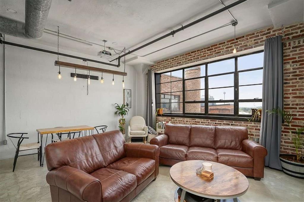 Giant Lofts - Residential