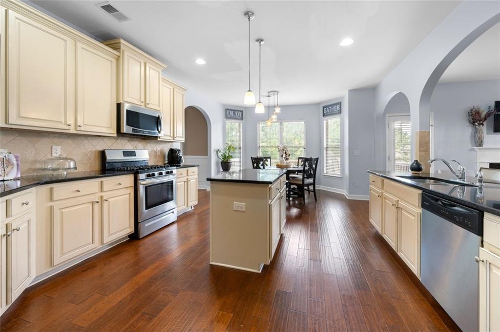 204 MISTY GROVE Drive