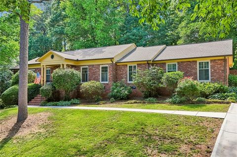 Homes For Sale - 1067 Hess Drive<br/> Avondale Estates, GA 30002